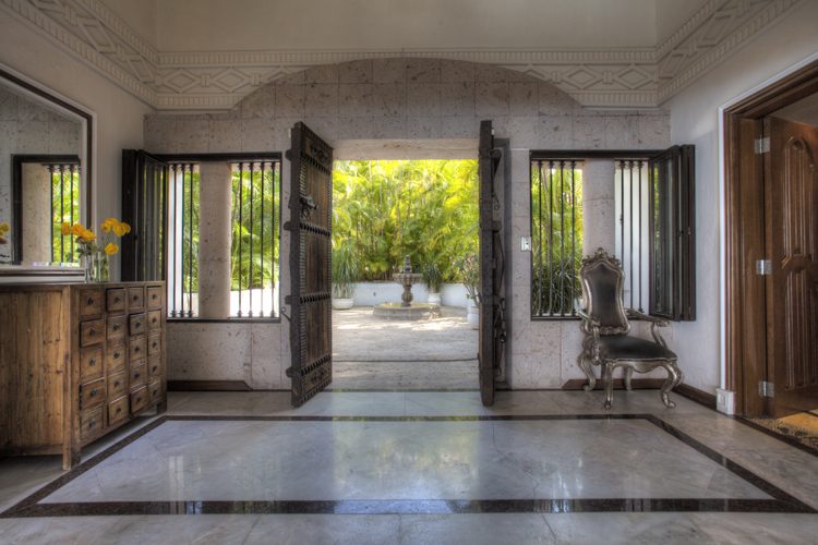 La Mansion photo 36