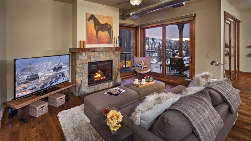 Senators Penthouse at the Olympian photo 3