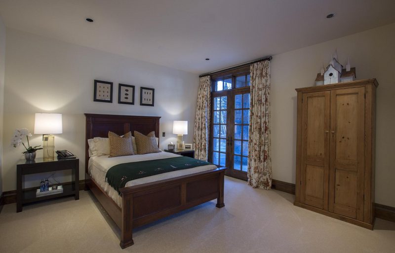Knightsbridge photo 17